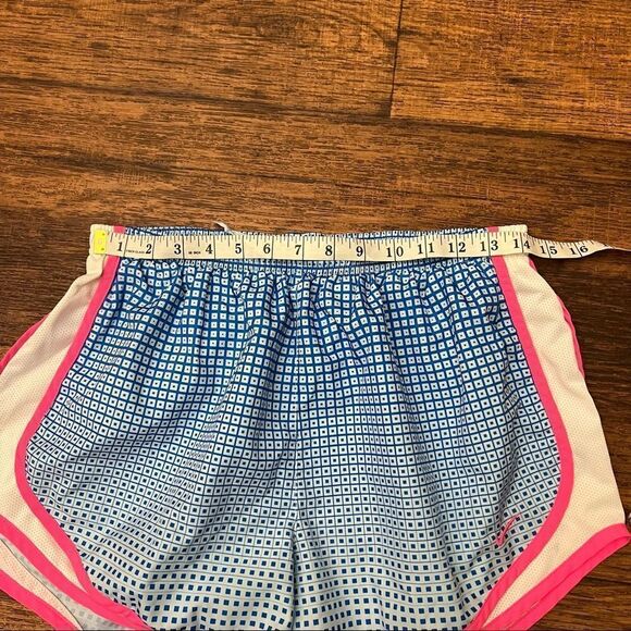 Nike shorts  - Picture 6 of 8